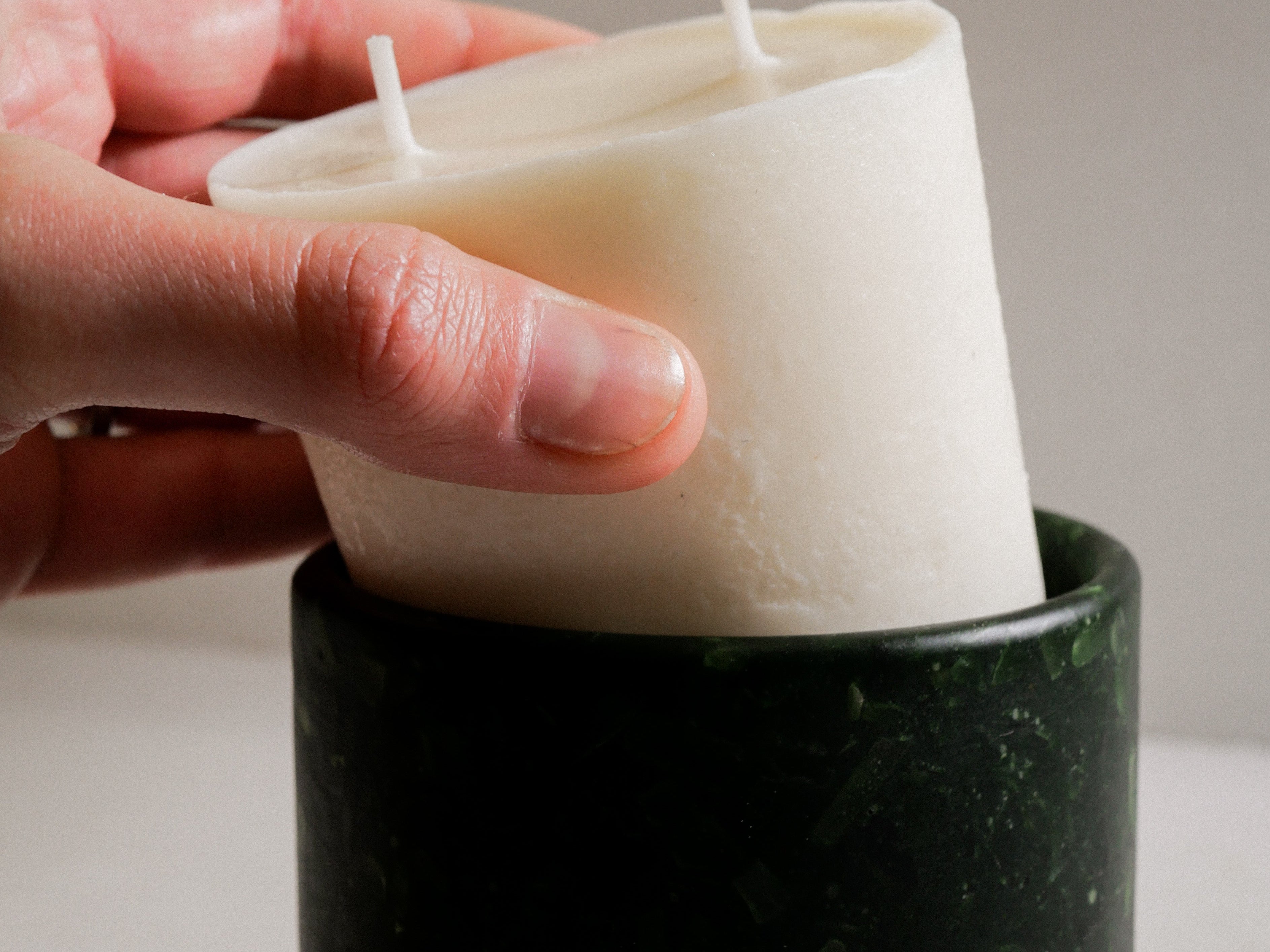 Comment nettoyer un pot à bougie ?