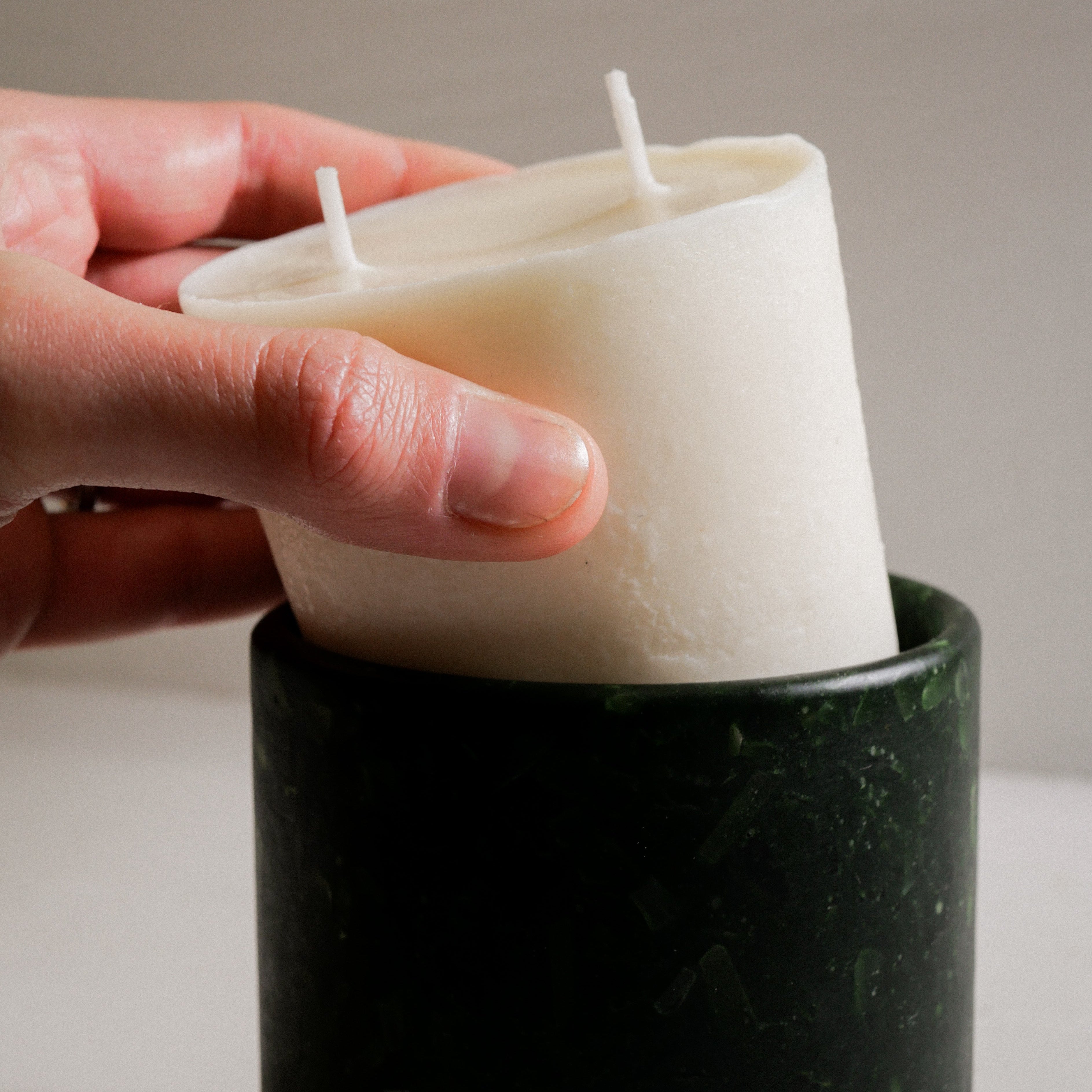 Comment nettoyer un pot à bougie ?