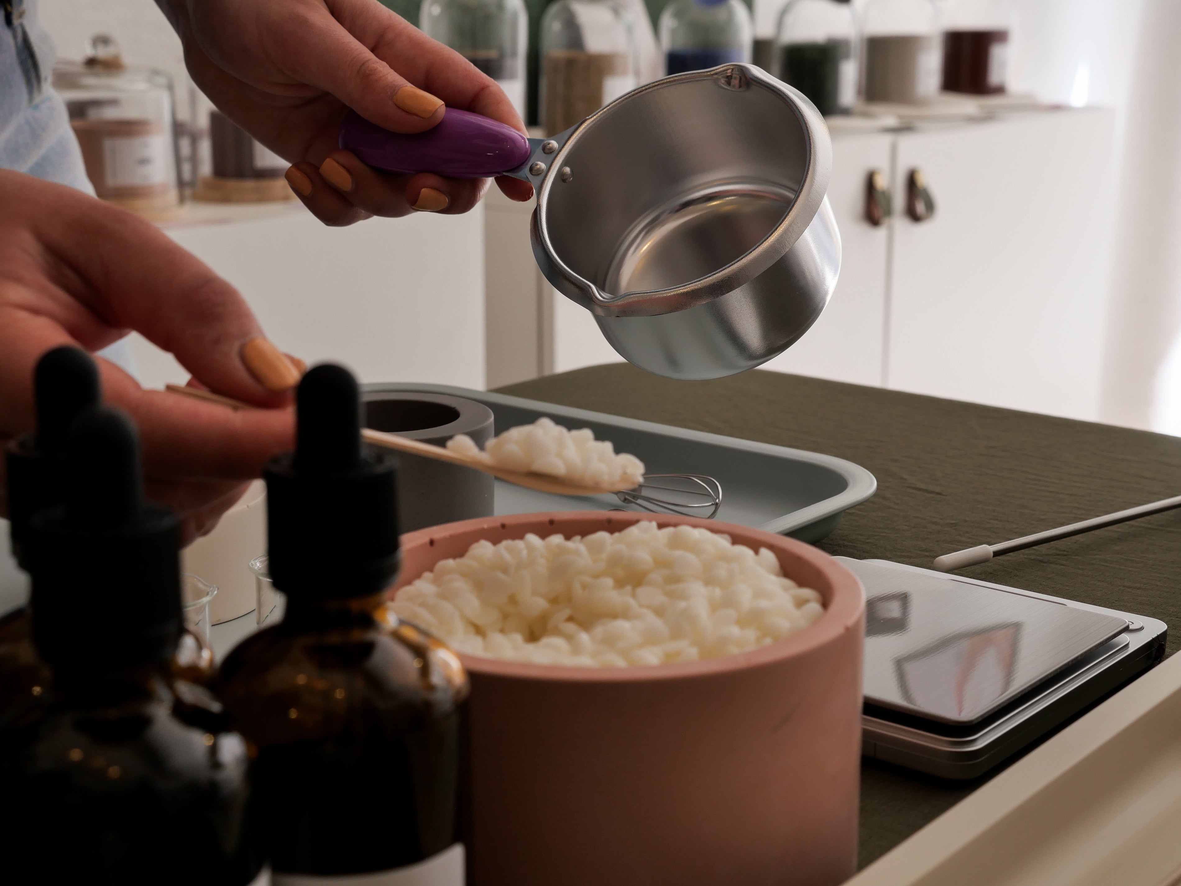 L’atelier bougie EVJF à La Rochelle : créativité, fragrance et complicité