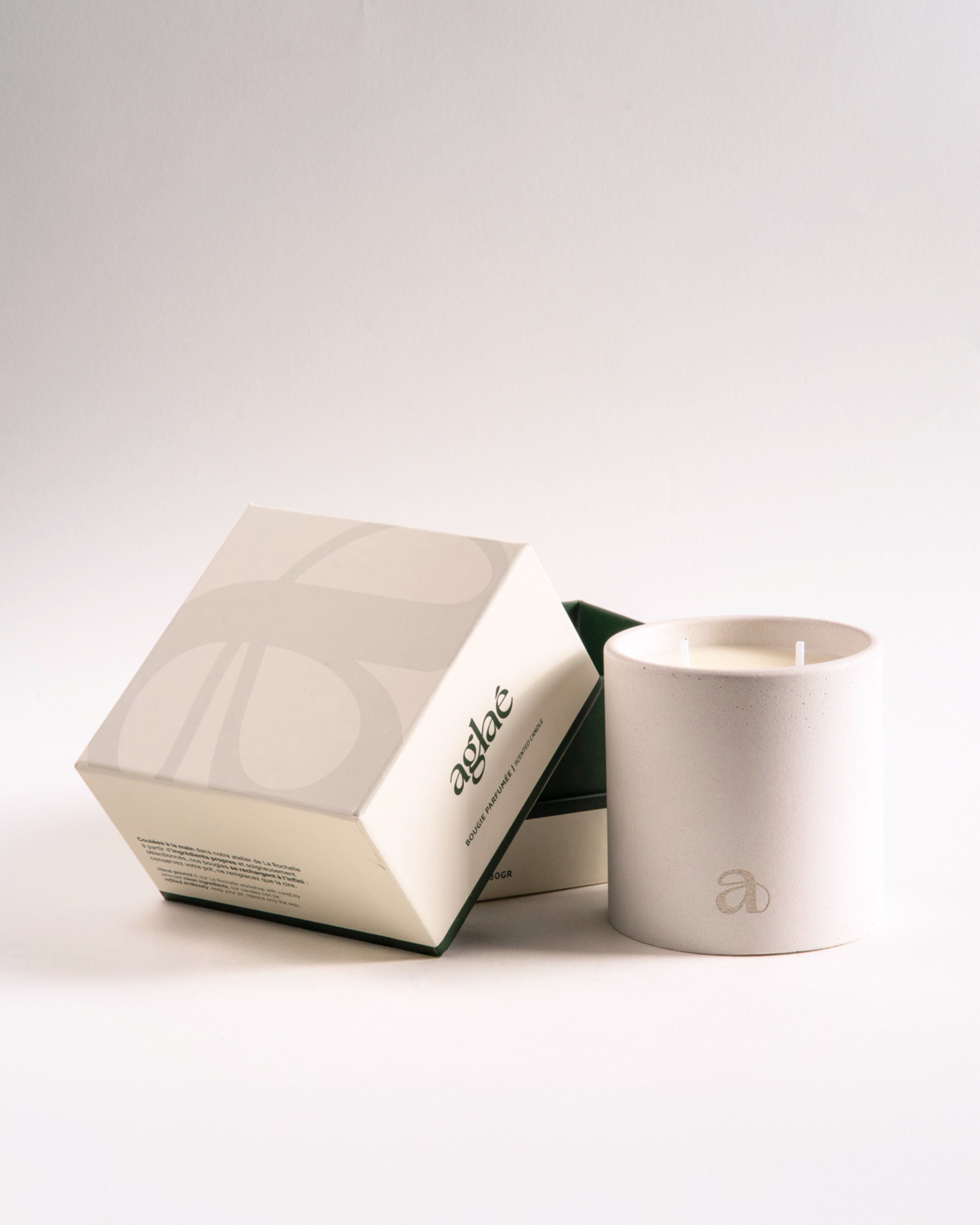 moyenne bougie parfumée musc blanc et sa boite