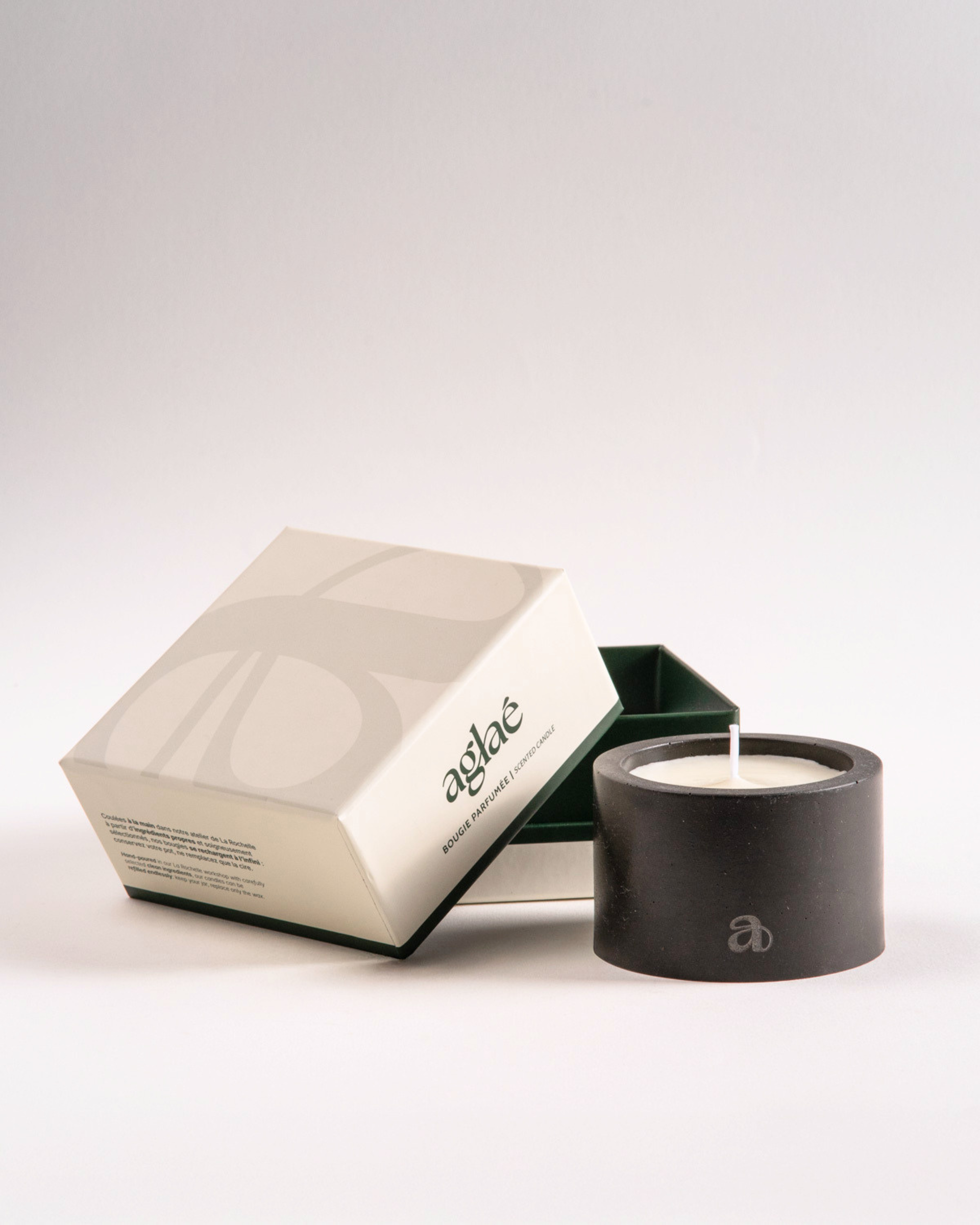 Oud Wood Candle 