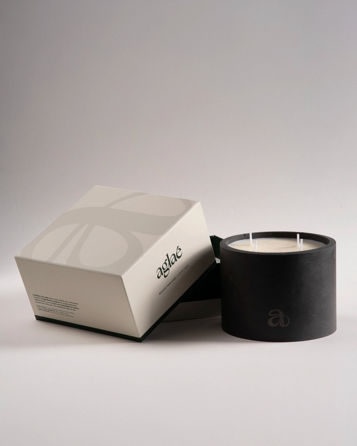 Oud Wood Candle 