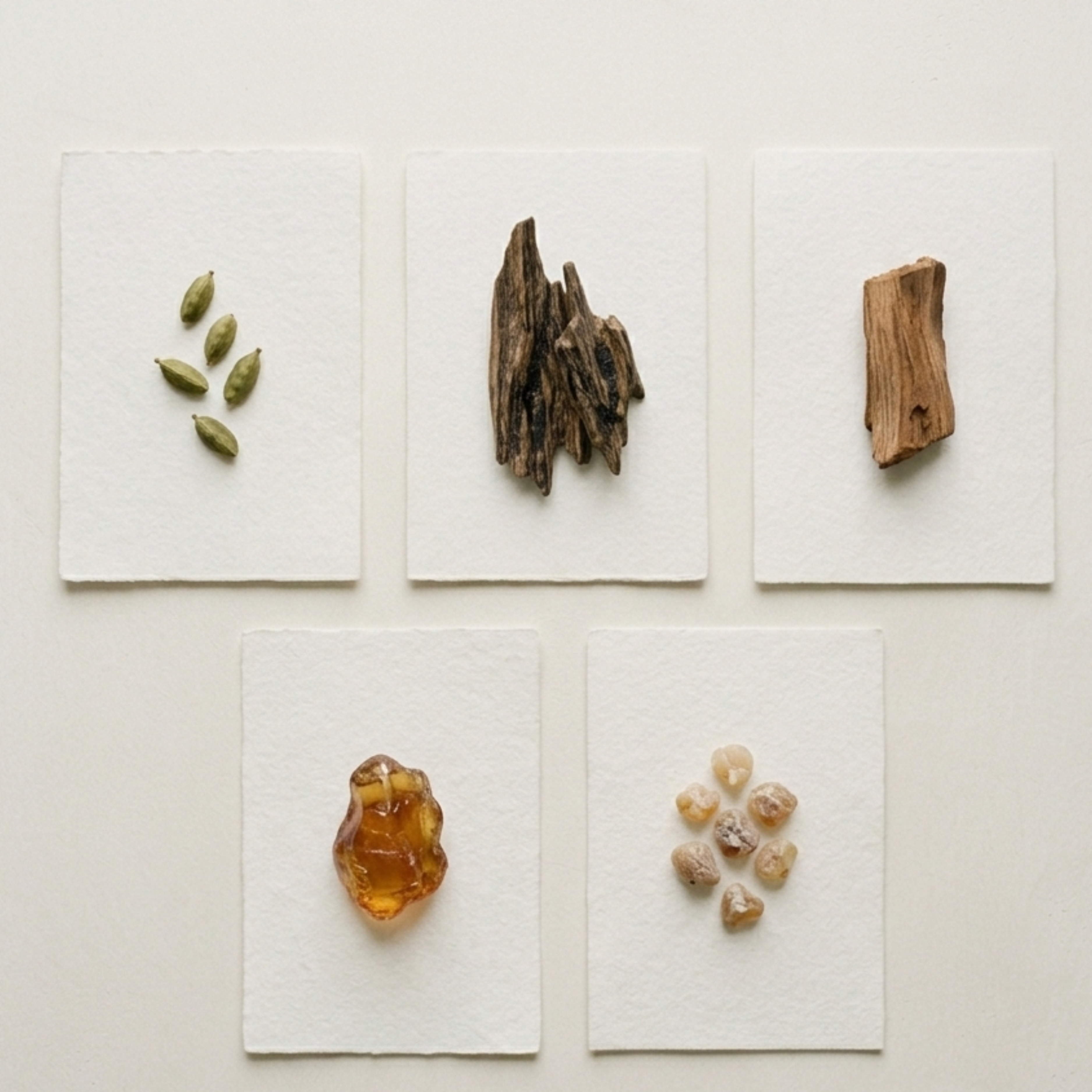 Ingrédients naturels et fragrances de Grasse pour la bougie bois de oud.